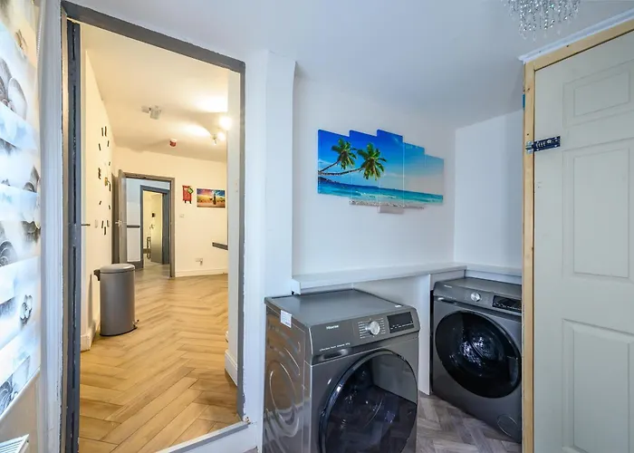 *rg7h*for Your Relaxed & Cosy Free Parking Homestay